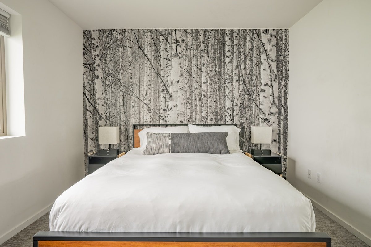 Chic Seattle 4BR | Rooftop Deck+Prime City Access gallery image 4