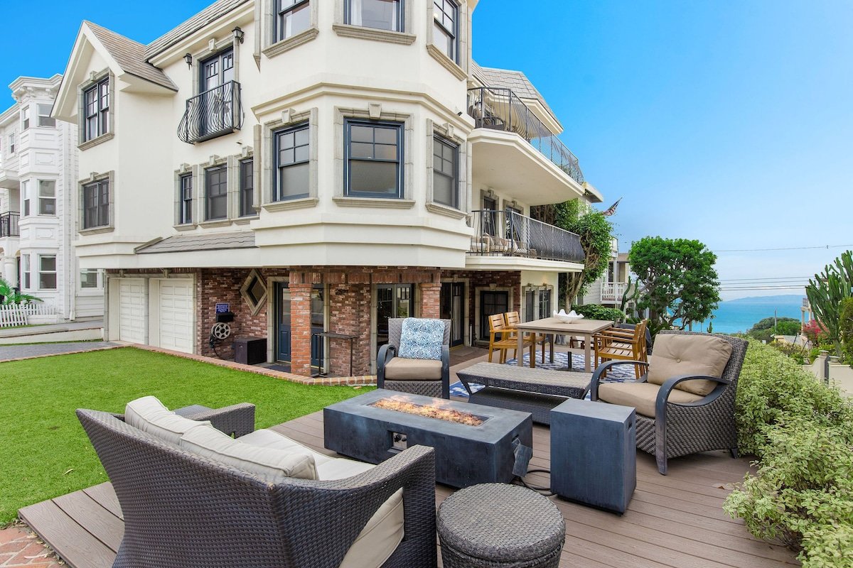 OCEAN VIEW/Amazing 4 Bedroom/AC/Walk to Beach! gallery image 2