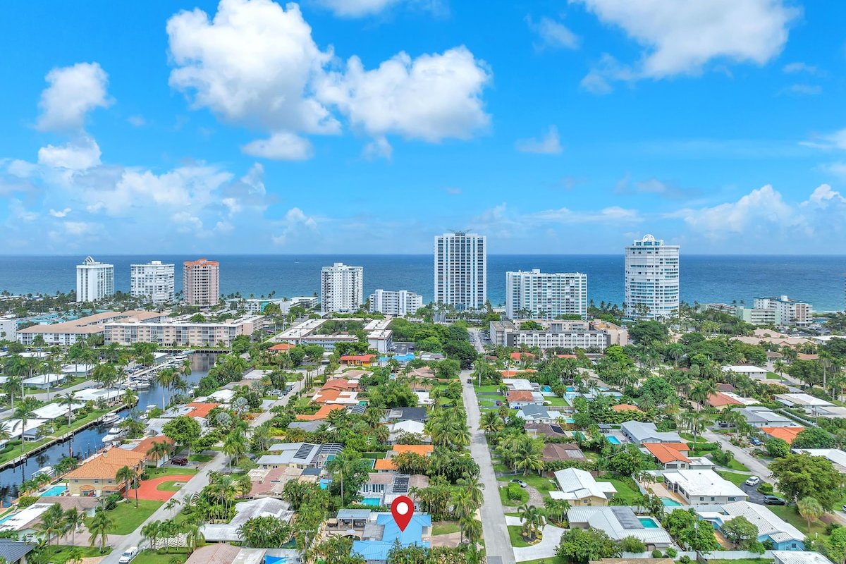 Walk to Beach|MiniGolf|Pool|BBQ|Spa|Heated Jacuzzi gallery image 3