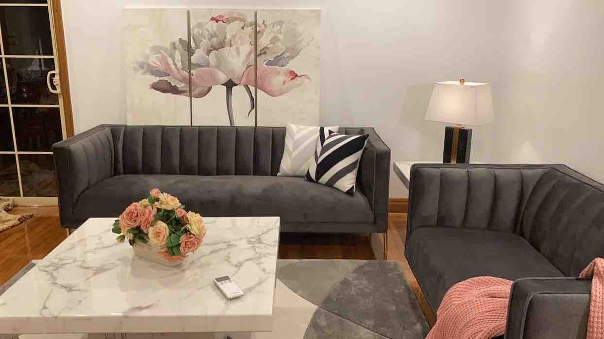 Style/Comfort/Spacious 4 Bedroom House plus study gallery image 3