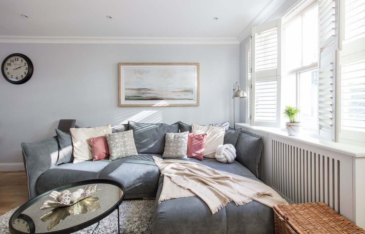 Just redecorated house /garage/3mins to Paddington gallery image 4