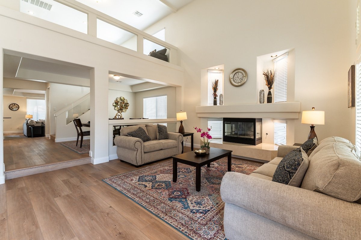 Las Vegas home minutes away from the strip!! gallery image 3