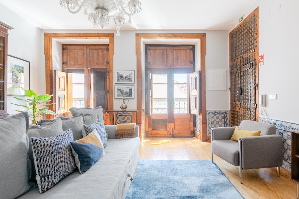 Alfama Terrace Apart First Floor With Historic Notes and AC gallery image 3