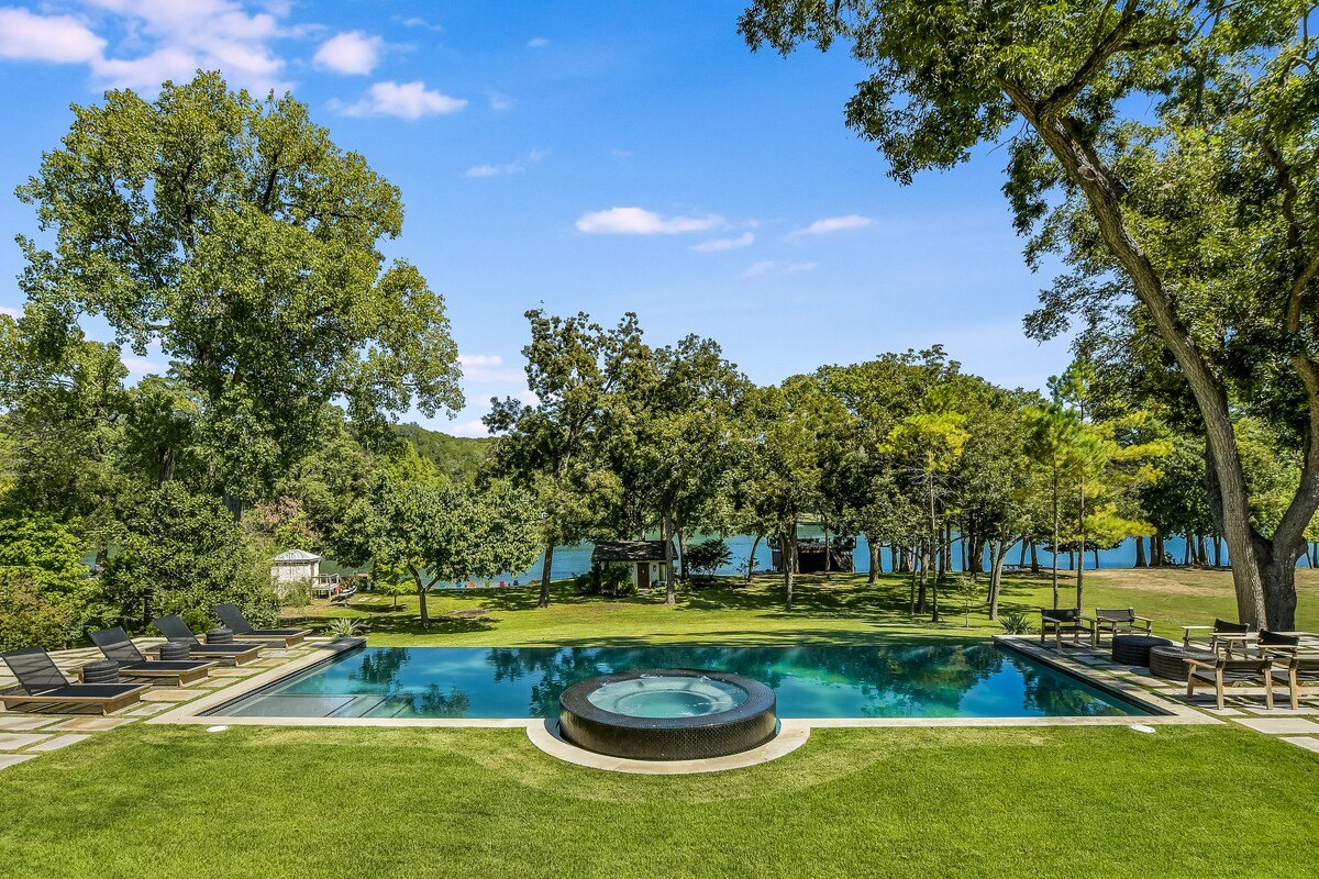 Above Sapphire | Lakefront I Casita | Pool & Spa I gallery image 2