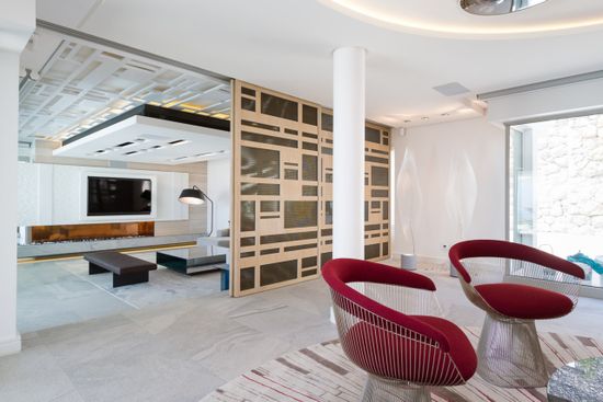 Photo 3 of Villa Esplanade accommodation in Bantry Bay, Cape Town with 4 bedrooms and 5 bathrooms