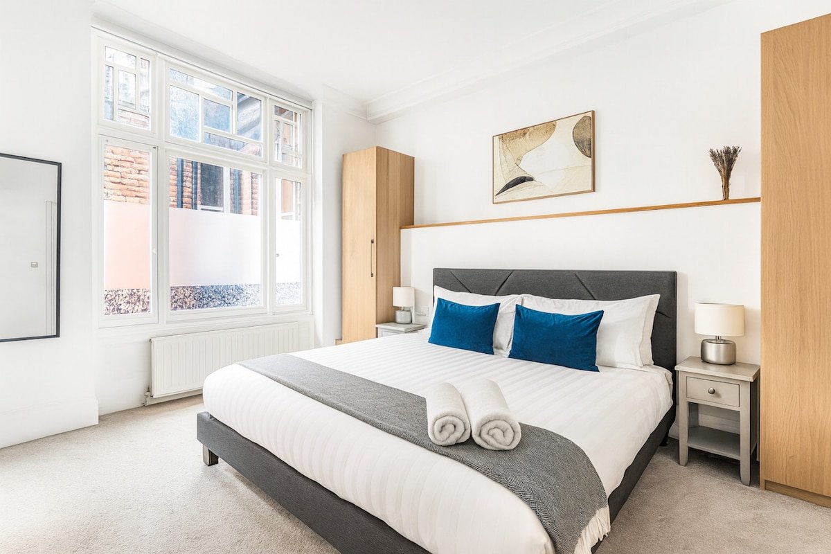 Marylebone Home | Next to Baker Street Station gallery image 3