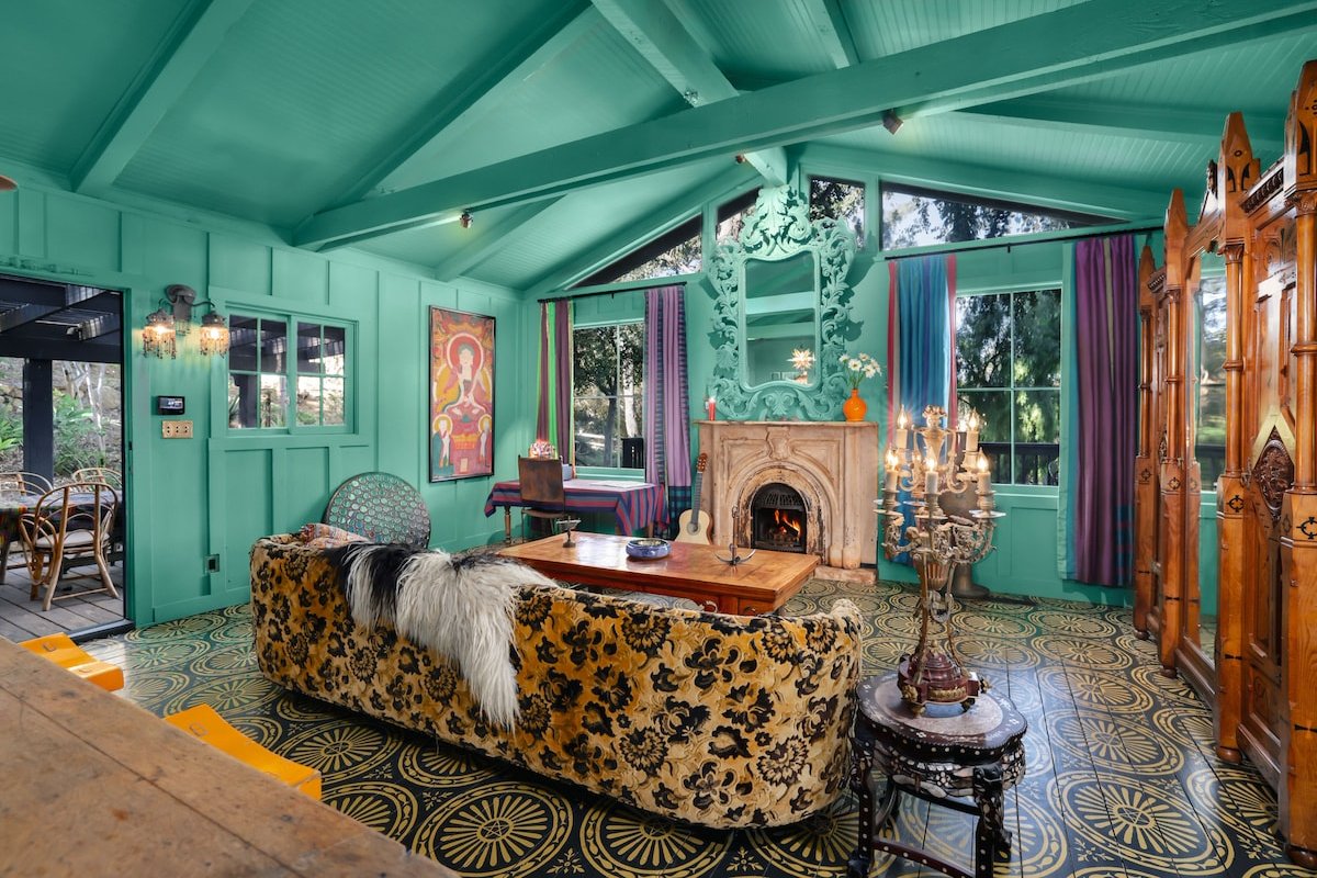 The Farmhouse with Cedar Hot Tub gallery image 3