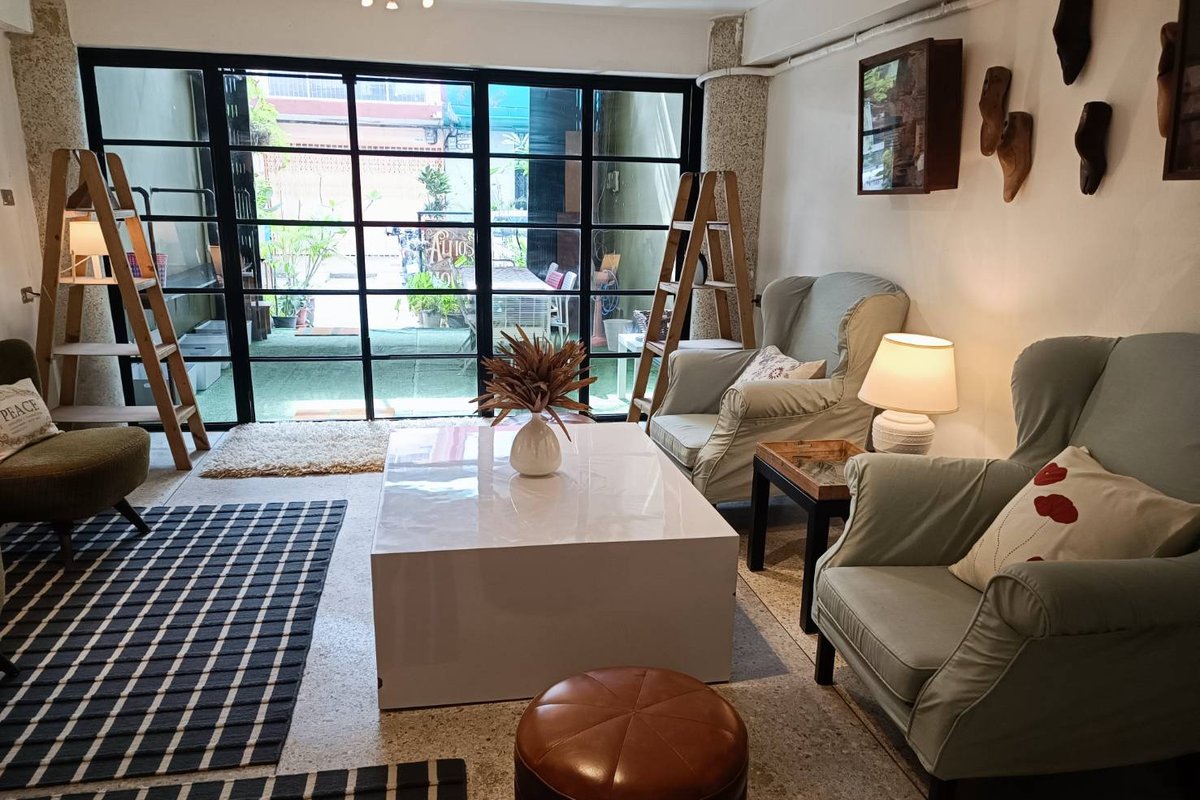 Big Groups Heaven in Central Location