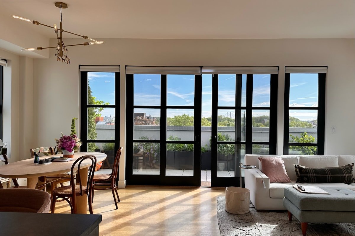 Penthouse w/ Manhattan Skyline views&huge terrace gallery image 5