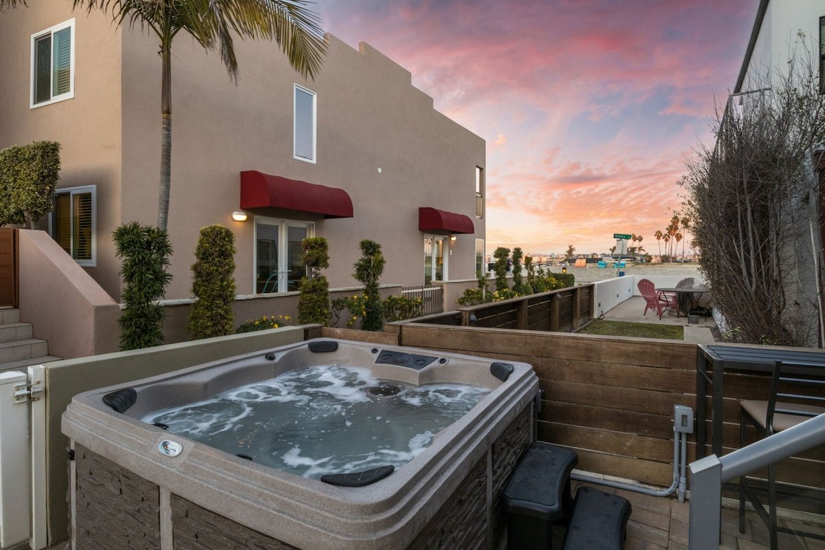 NEW Luxury Meets Beach | BayFront + HotTub/Firepit gallery image 3