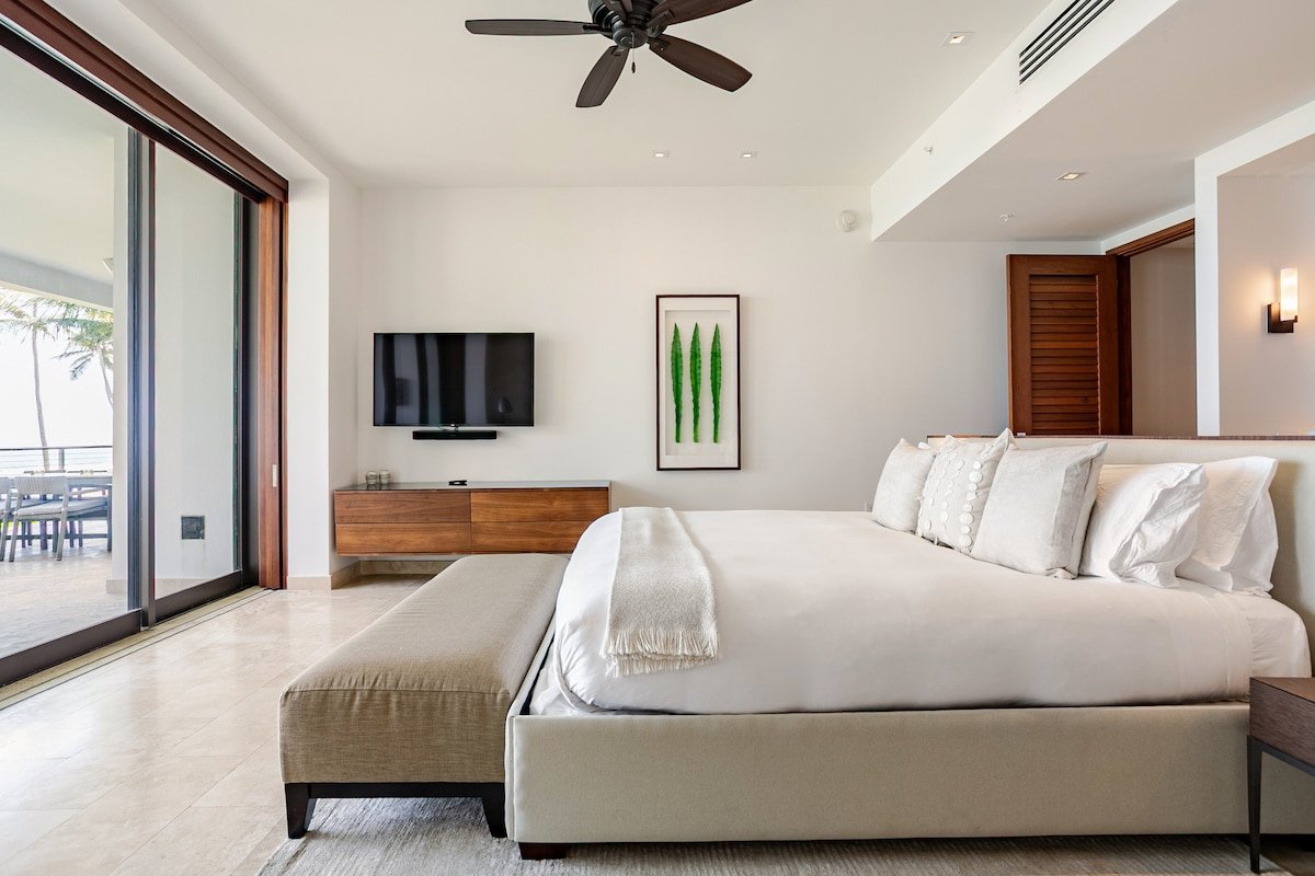 2 Bedroom Luxury Beachfront Unit gallery image 2