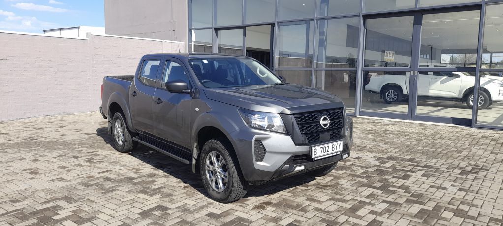 NISSAN NAVARA 2.5DDTI SE PLUS  for Sale in South Africa