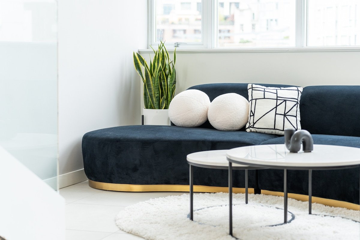 The Vancouver Penthouse, 2-Level, Patios, Hot Tub gallery image 3