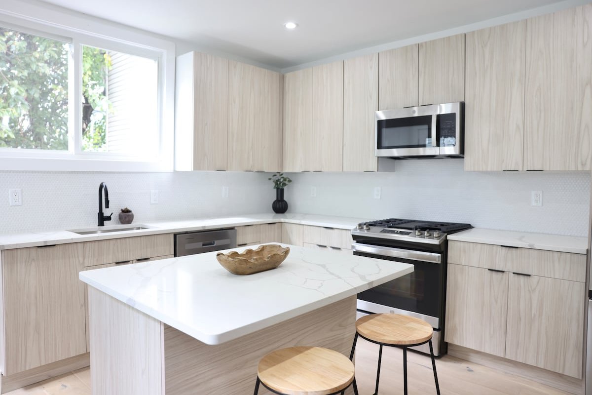 15 min to NYC! NEW Private Luxury 4BDR Home! gallery image 4