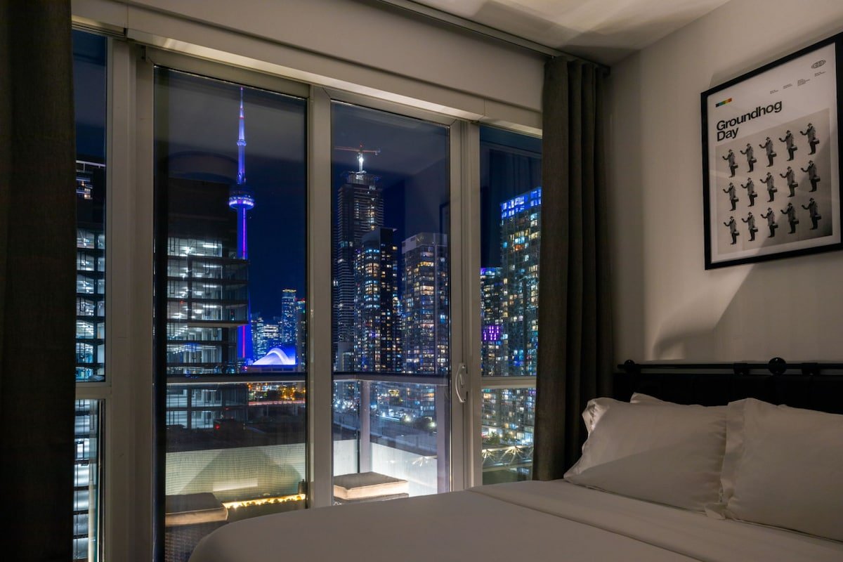 PARC LOFT|Penthouse w/4bd-WFH-PS5-CN Tower Views gallery image 4