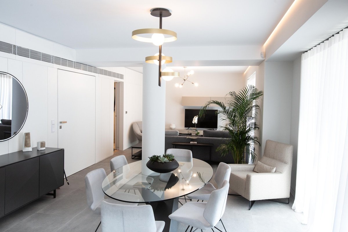 Elegant, spacious aprt for 6, jacuzzi @ Kolonaki gallery image 4