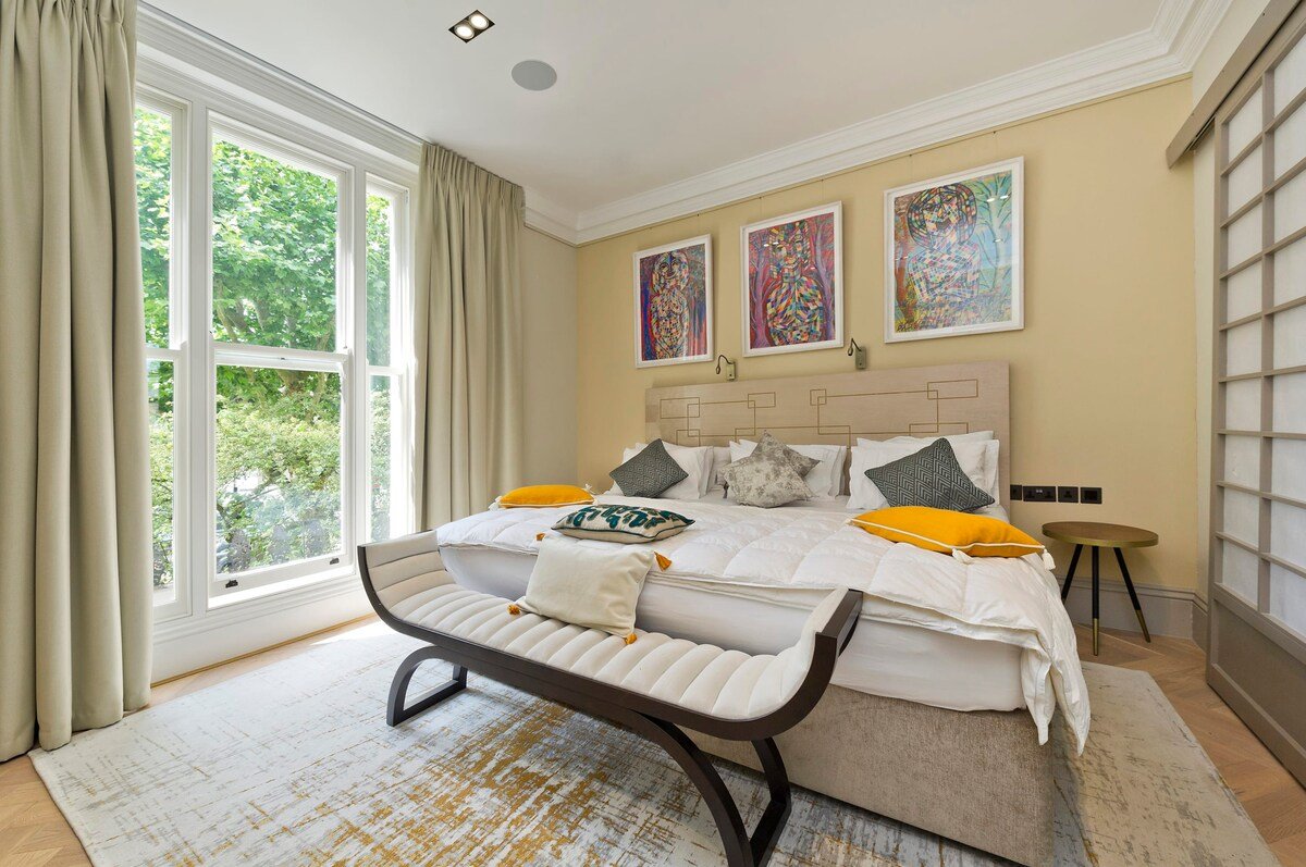 Outstanding 7 bed Notting Hill House gallery image 4