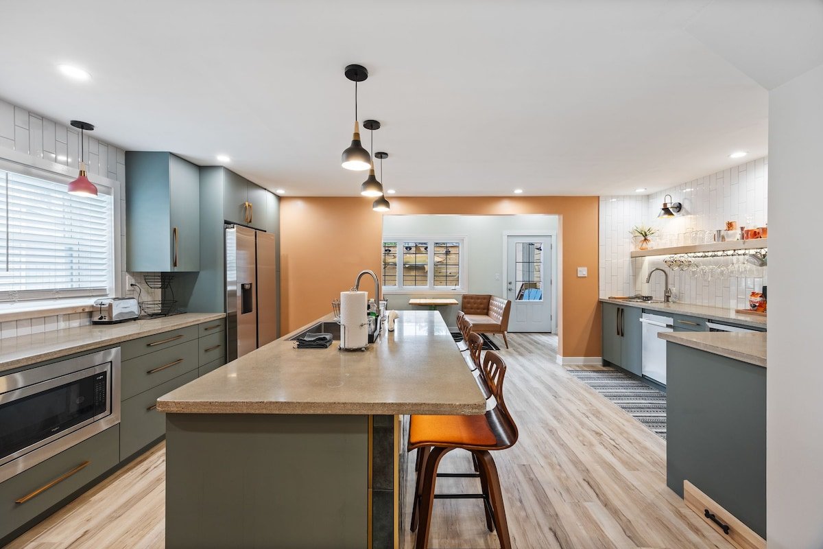 Alluring Avondale Abode gallery image 4