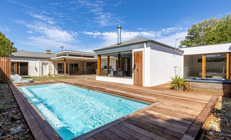 Summertimes with pool, spa and short walk to beach gallery image 2