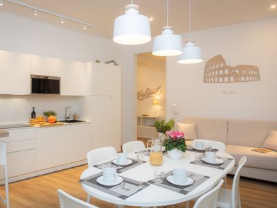 Colosseum Holidays – Three-Bedroom Apartment
