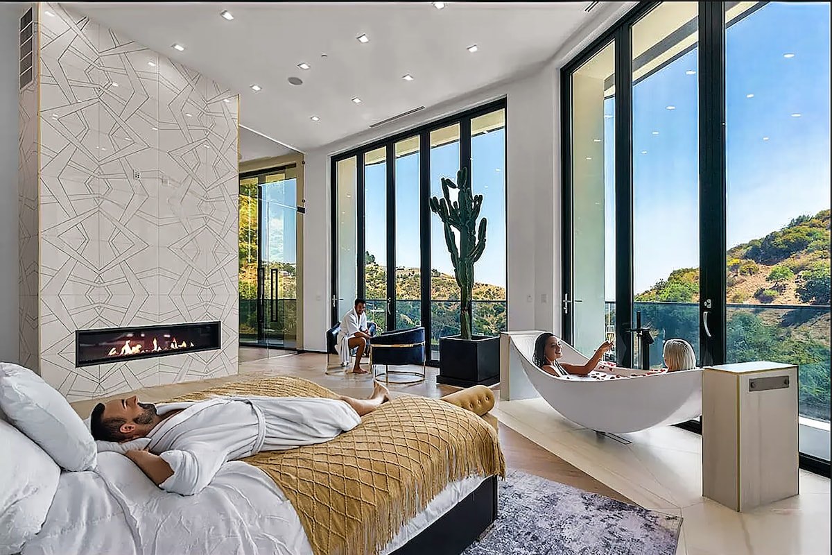 Luxury Hollywood Iconic LA Views gallery image 3