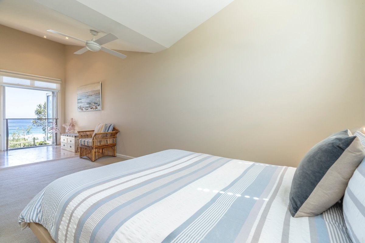 Oceanview – Beachfront Boomerang Beach gallery image 5