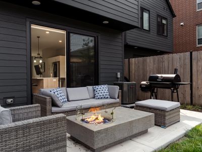 Smart Home King Bed Private Yard