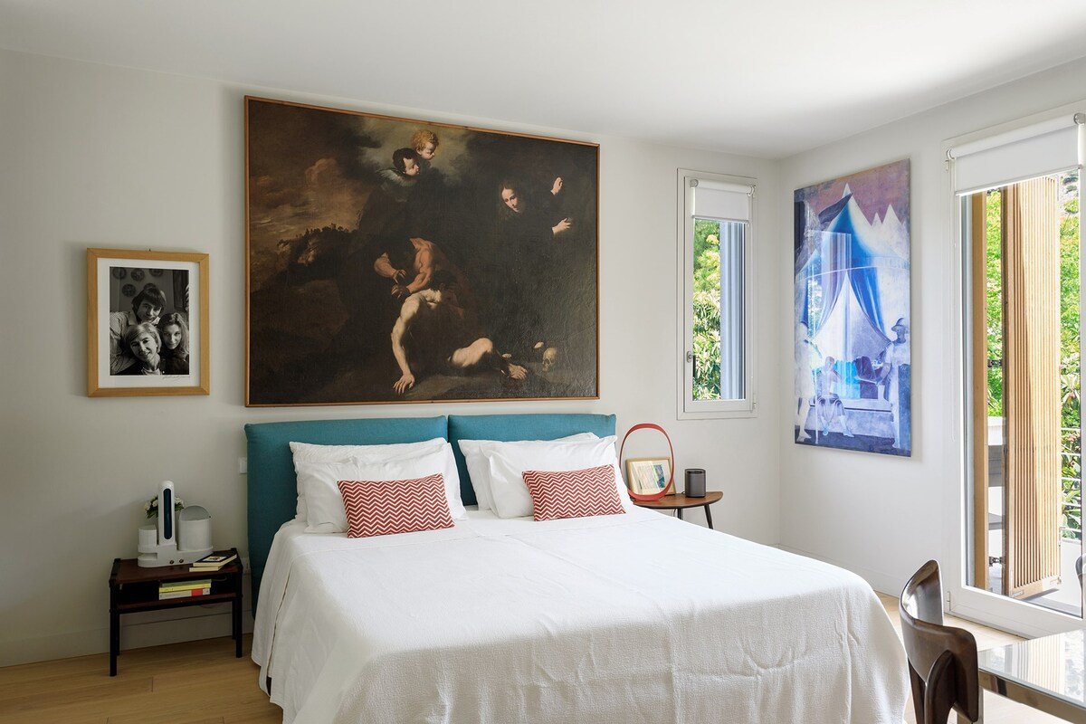 Minerva gallery image 2