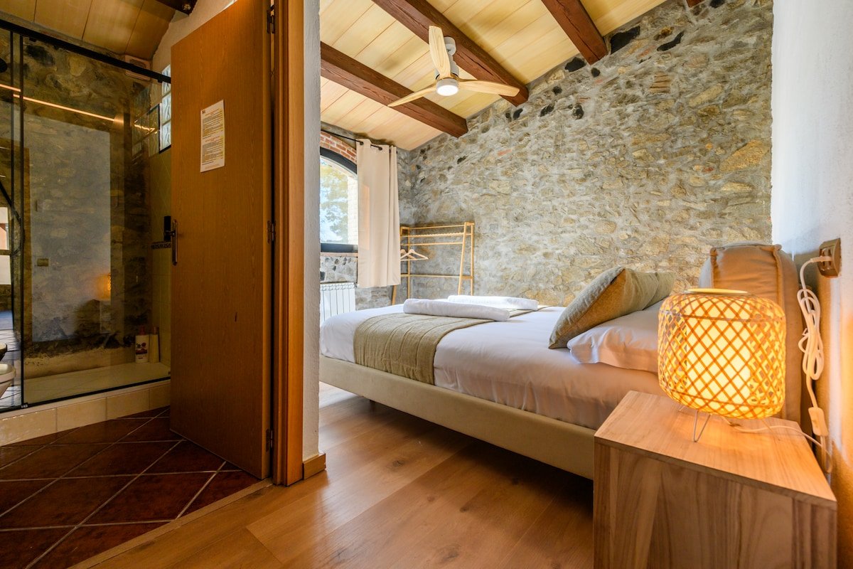 Luxury MASIA PUIG PIQUE, pool, BBQ, huge garden gallery image 3