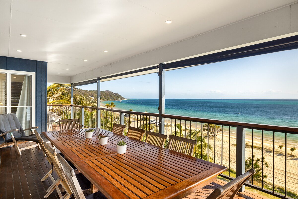 Beautiful family beachfront island home gallery image 4