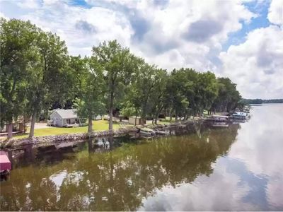 Cozy Lakefront Cottage w/pontoon available