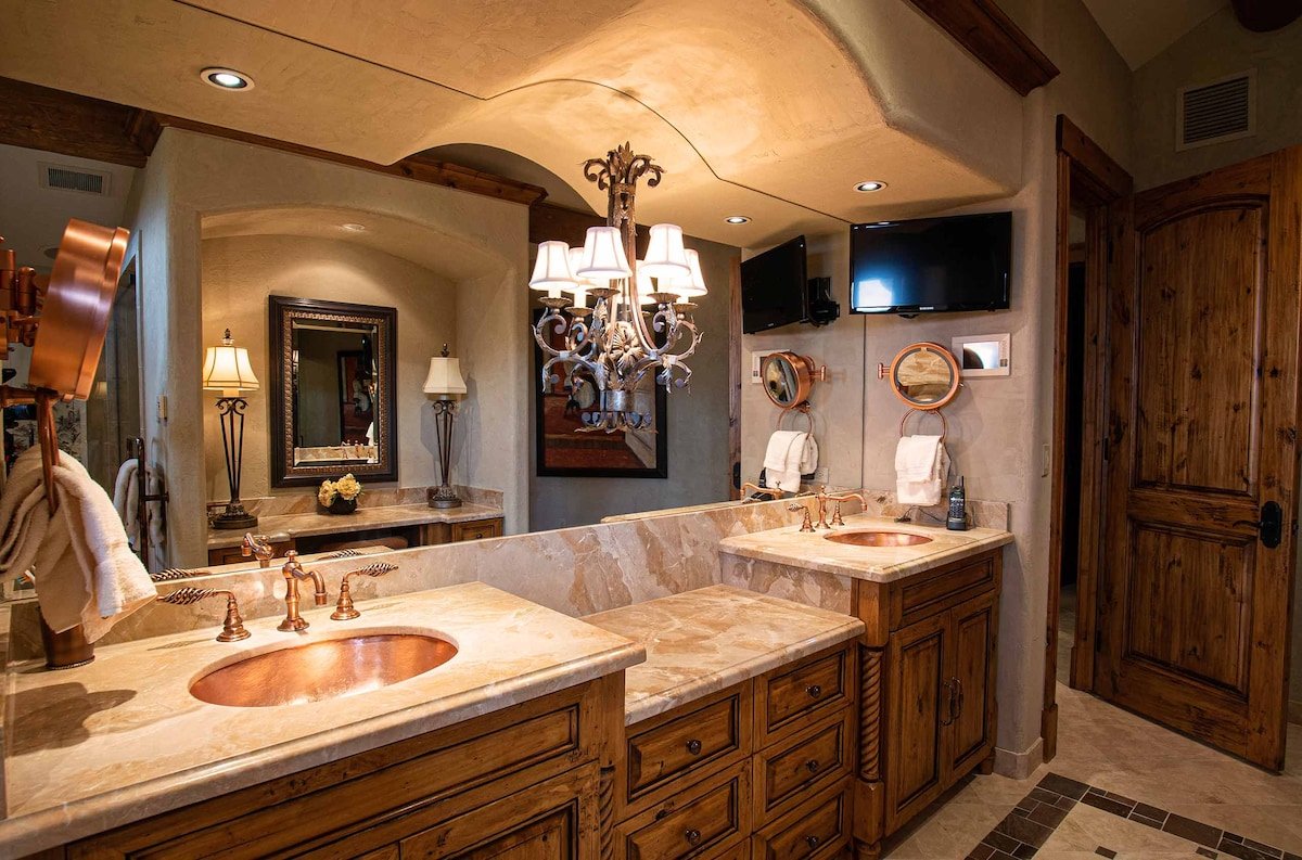 The Cabin | Ski-In & Ski-Out Chalet gallery image 4