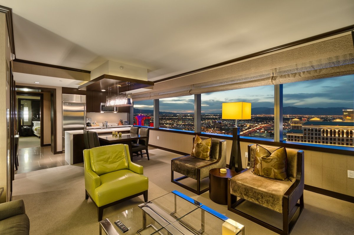 Big 2 BR Vdara Penthouse!★Bellagio Fountain Views! gallery image 3