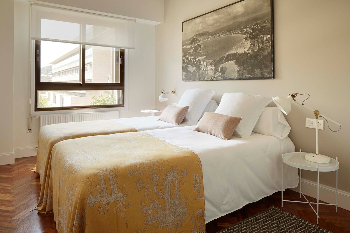 Duke by FeelFree Rentals gallery image 5