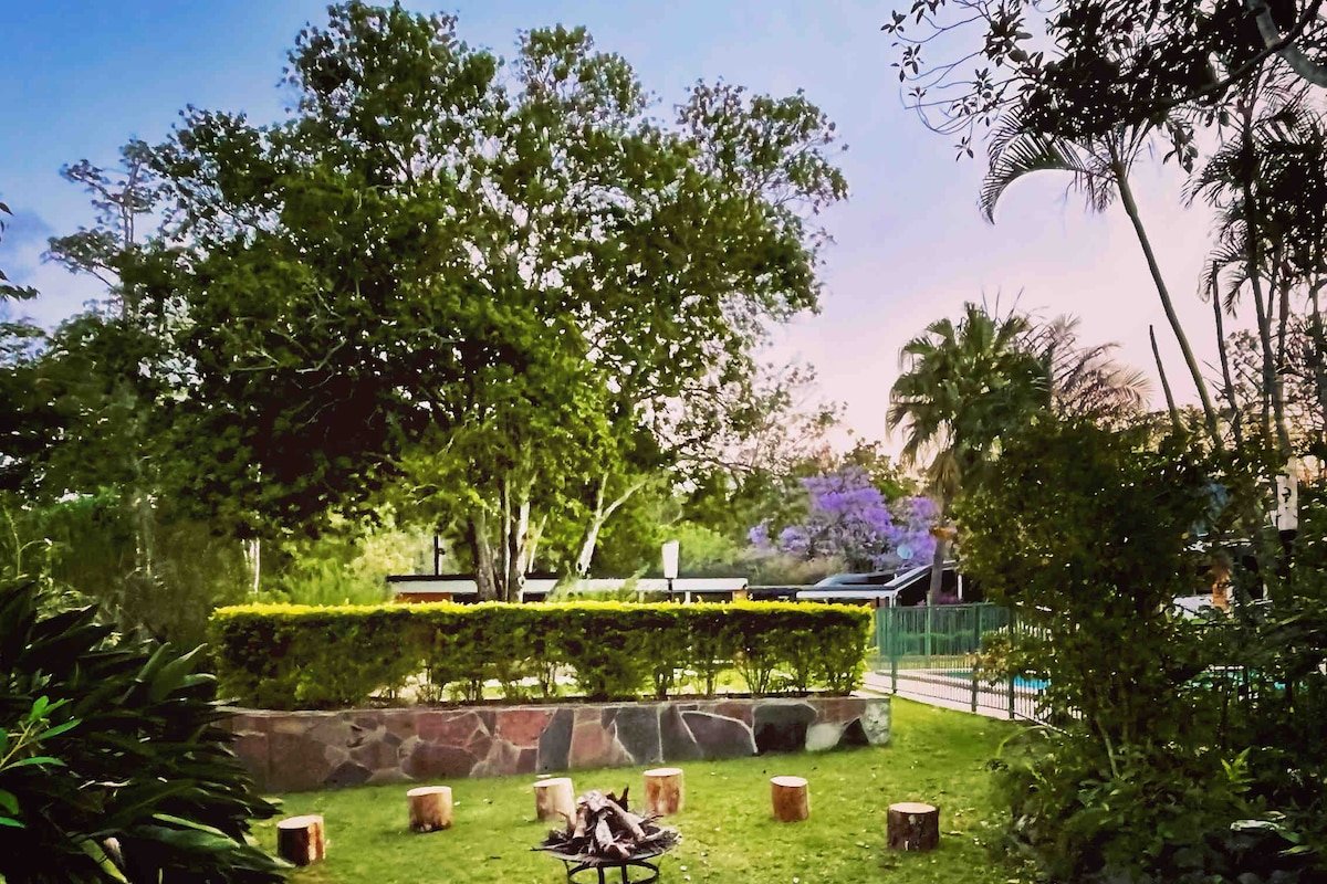 Palm Sprin Resort Style Estate 9 Bedroom gallery image 3