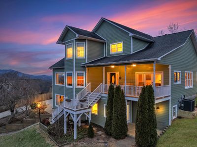 Asheville 7/4 Mansion, Views, Pool, Spa, Gameroom