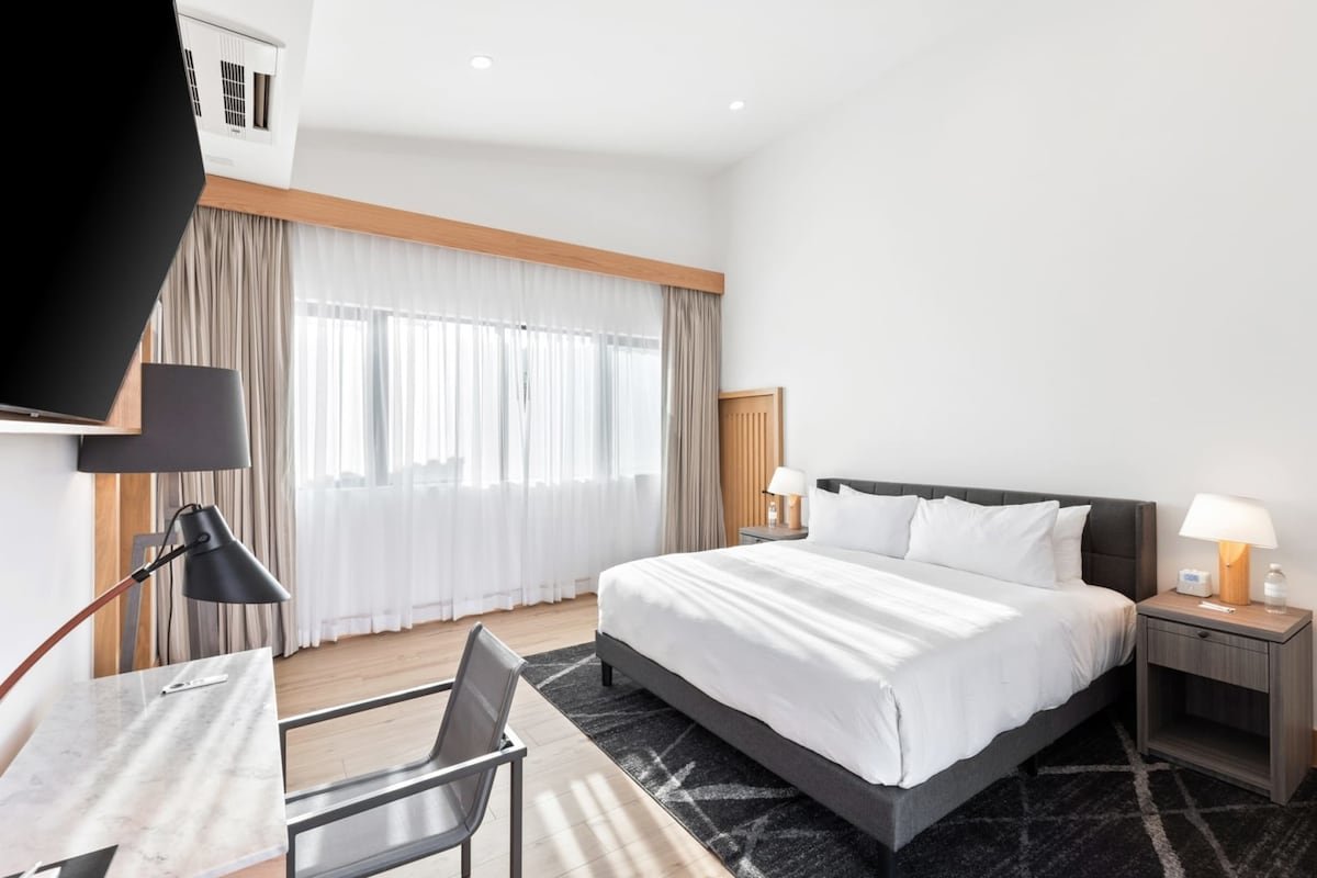 Malibu Sand Carbon Beach by Stay Awhile Villas gallery image 2