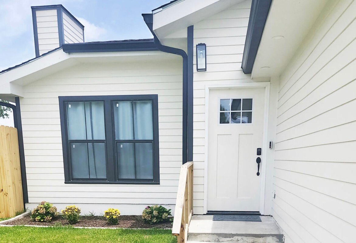 Luxury 2 bedroom with a fire place gallery image 3