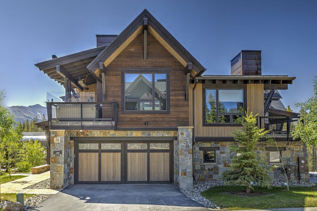 Falcon Haus: Gondola Access-Private Hot Tub! gallery image 3