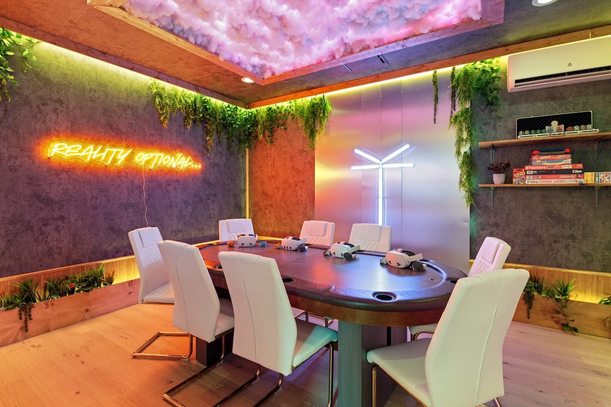 Aura | New | Lux | Unmatched Amenities | 10 to DT gallery image 4