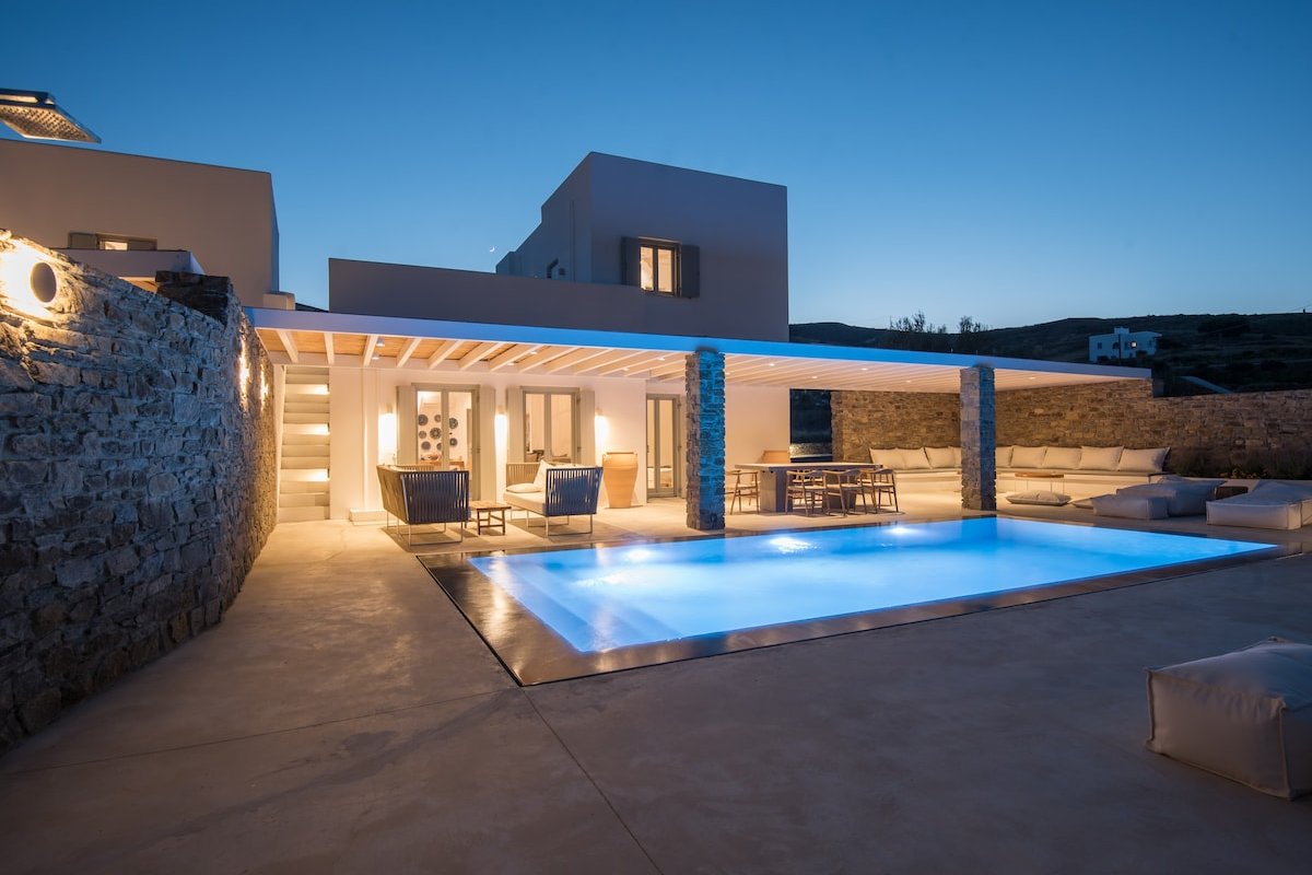 Luxury Design Dreamy Villa in Antiparos beach Gree gallery image 2