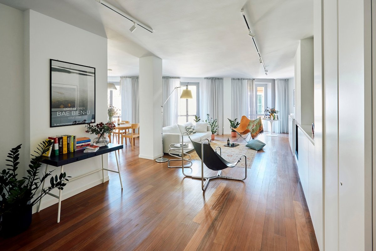 Bright, family friendly apartment, city centre gallery image 2