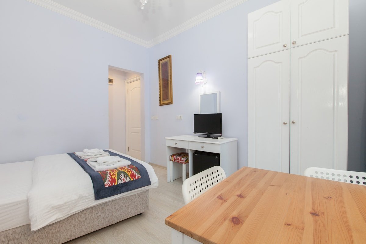 H-Group Trip? Privacy? 3 Flats 5 Baths Sleeps 15 gallery image 3