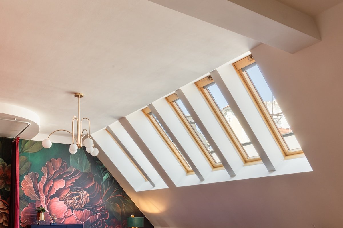 Decadent Art Deco Apartment in Old Town gallery image 3