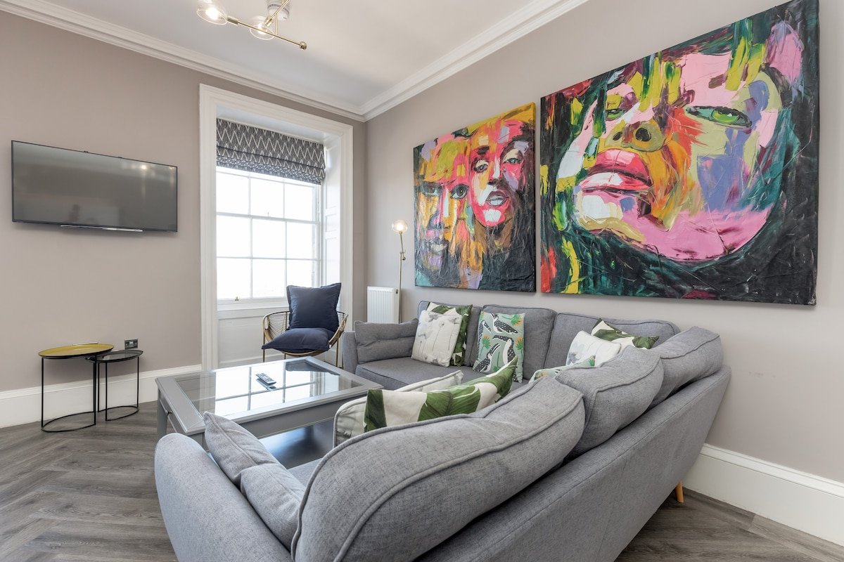 York Place City Centre 3 bedroom deluxe Apartment gallery image 3