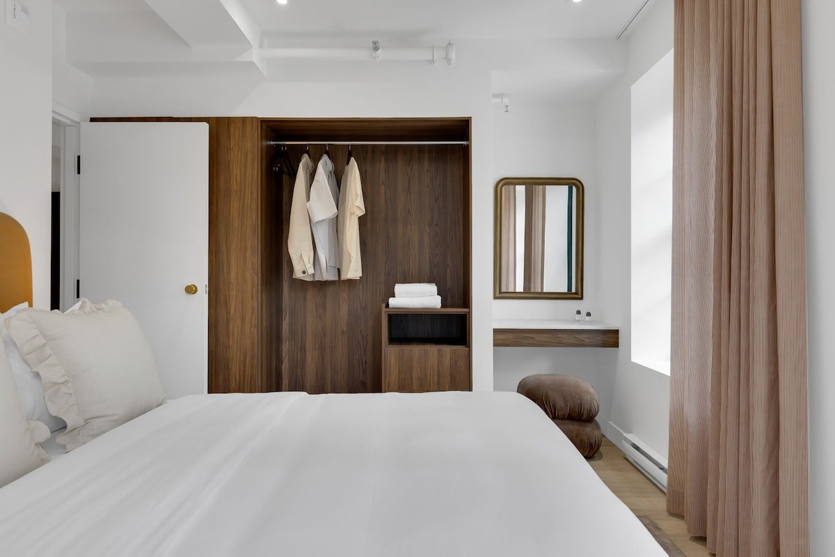 Mercer- 2 Bedrooms 2 Bathrooms+ Free parking gallery image 3