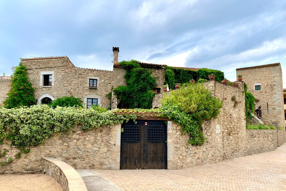 Racons del Fort: Castle hosting up to 18 people