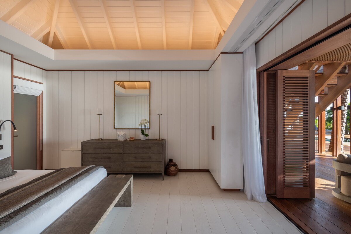 Aura gallery image 3