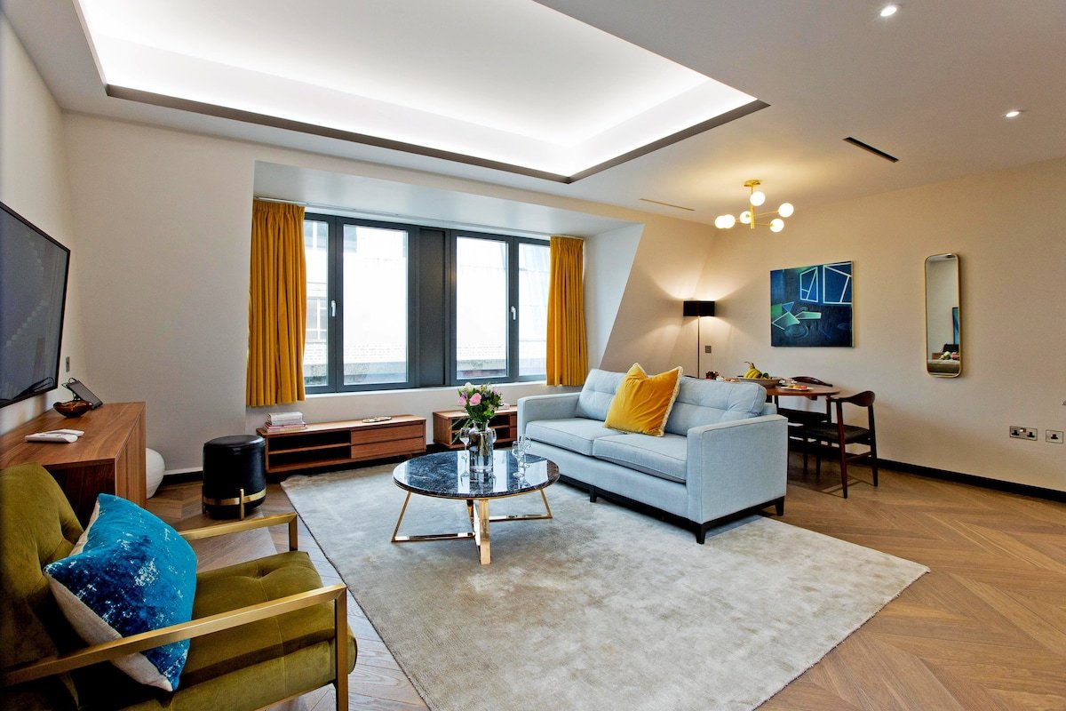37GS Residences | 2bedroom Apt 518 near Piccadilly gallery image 2