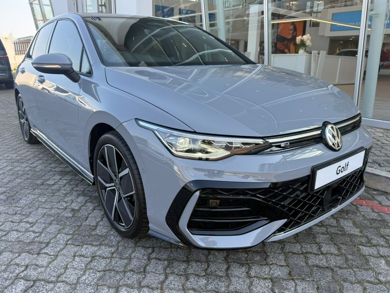 VOLKSWAGEN GOLF 1.4 TSI R-LINE + TIPTRONIC for Sale in South Africa